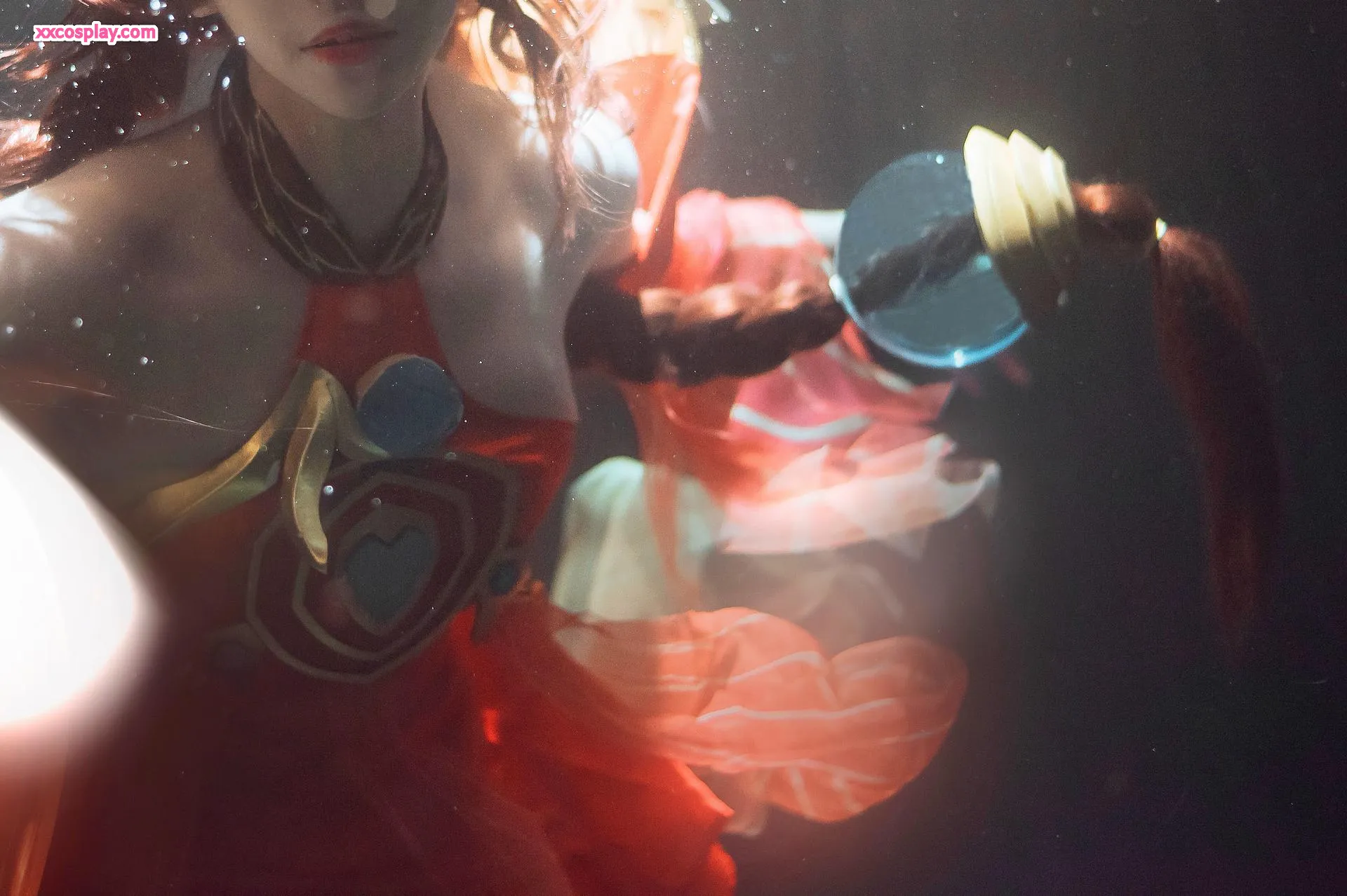 Nan Tao Momoko: Da Qiao - Canghai Zhiyao Underwater Cosplay